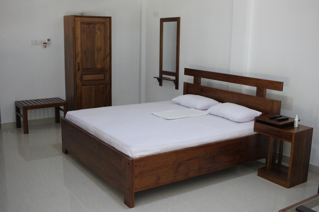 ラトゥナプラ ジェム フィールド レスト Bed & Breakfast エクステリア 写真